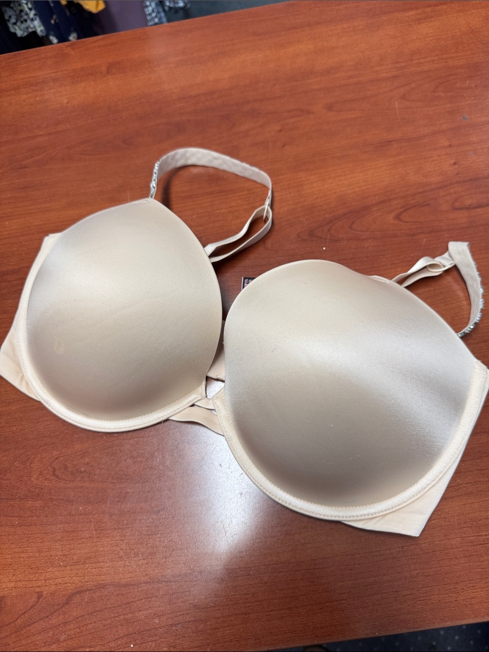 Victoria’s Secret very sexy bling push-up bra 38DDD // 091211